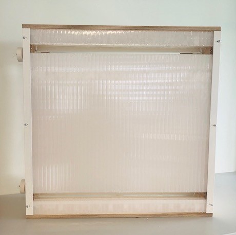 Translucent construction – inside. With inside phase change material (PCM).