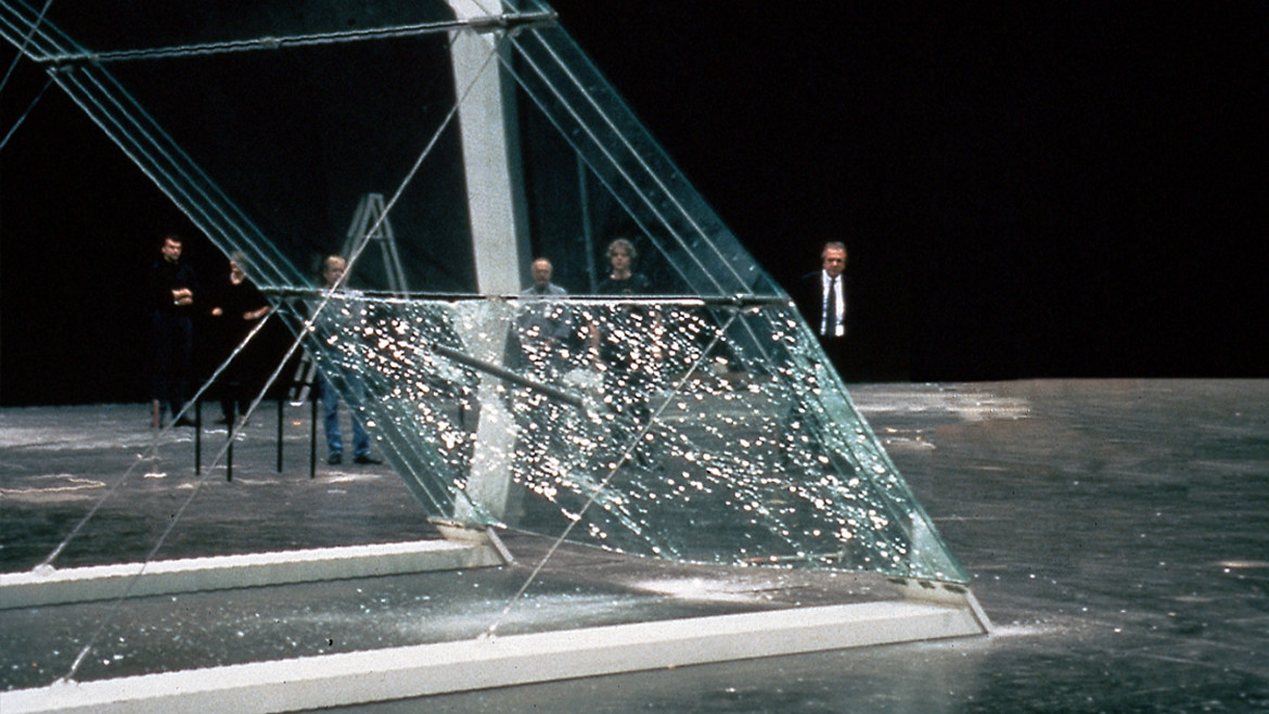 Glasbogen bei der Zerstörung